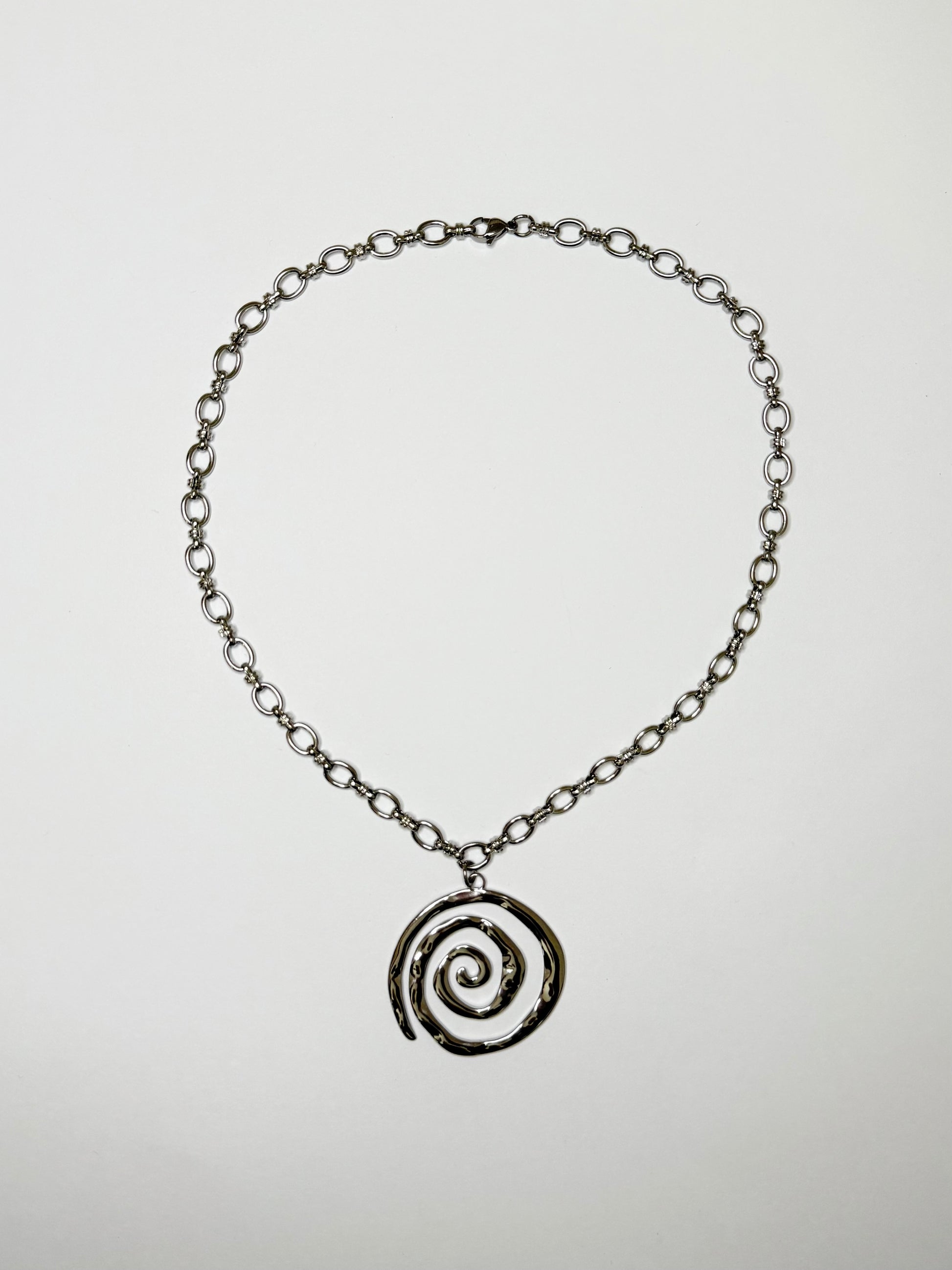 Rhea necklace silver