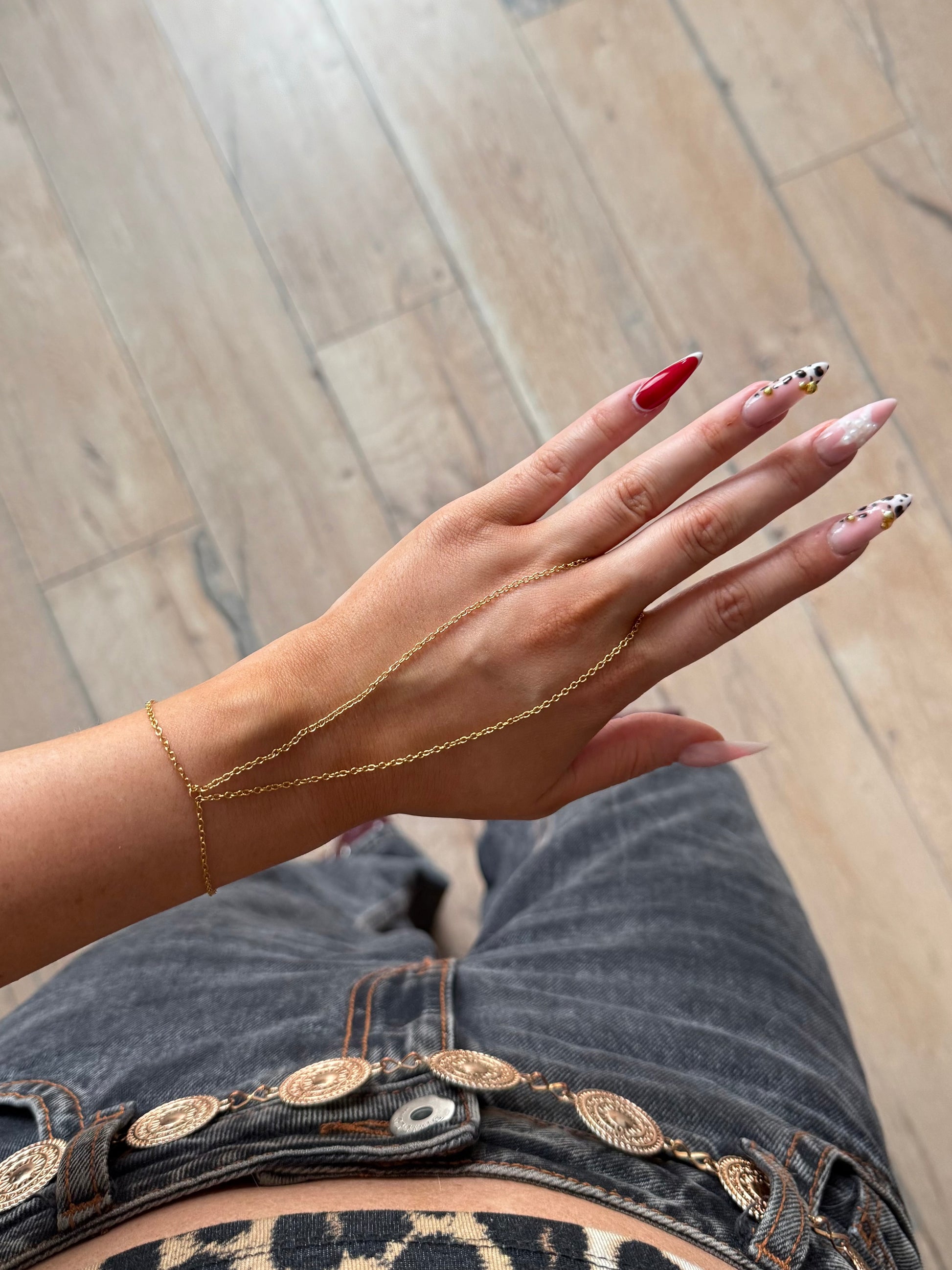 Elara hand chain
