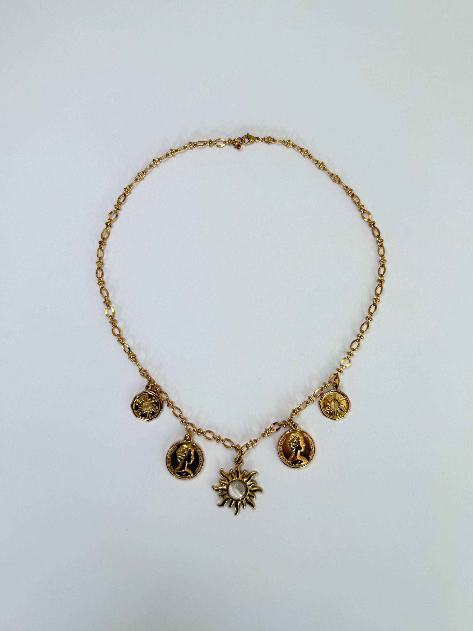 Veyla necklace