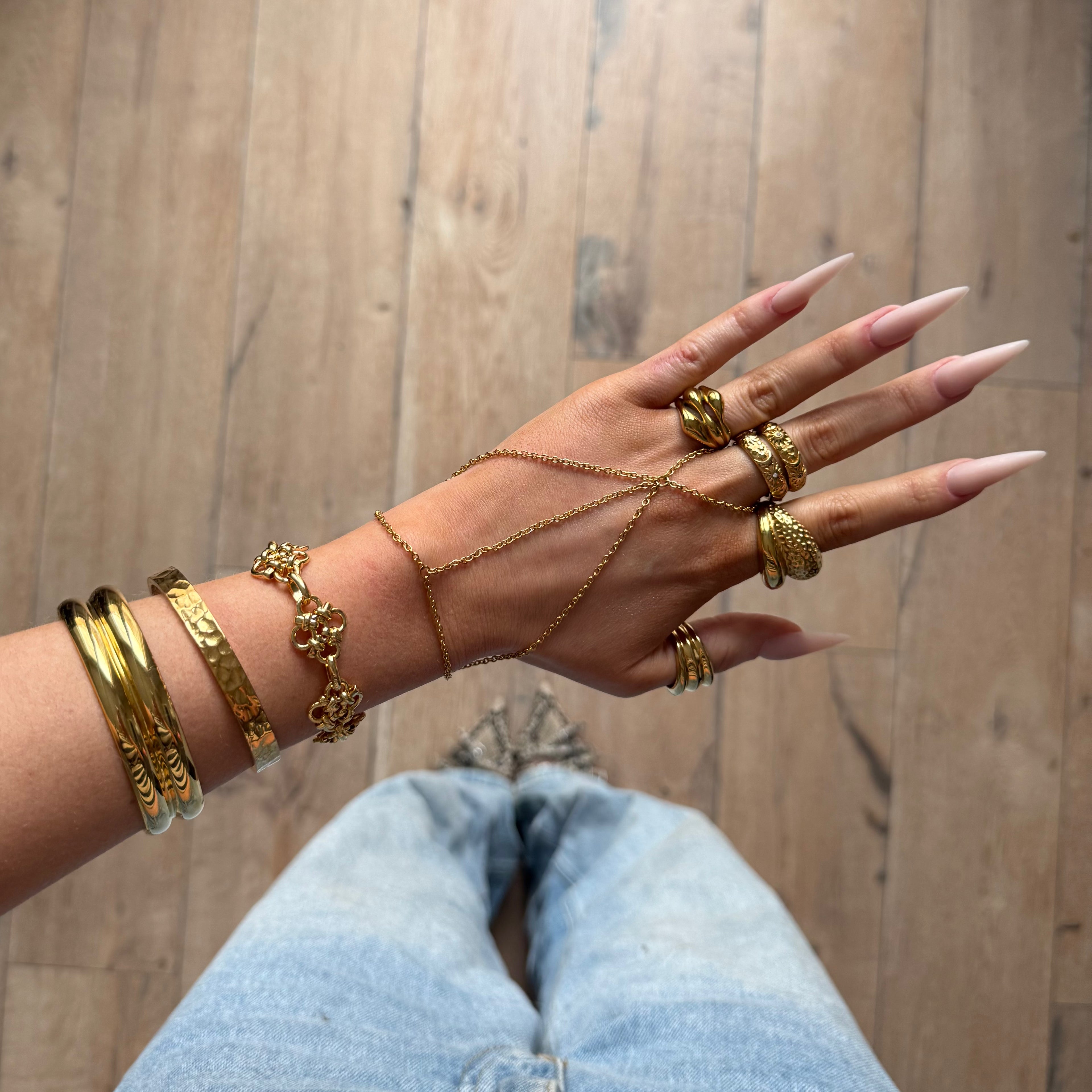 Tate hand chain