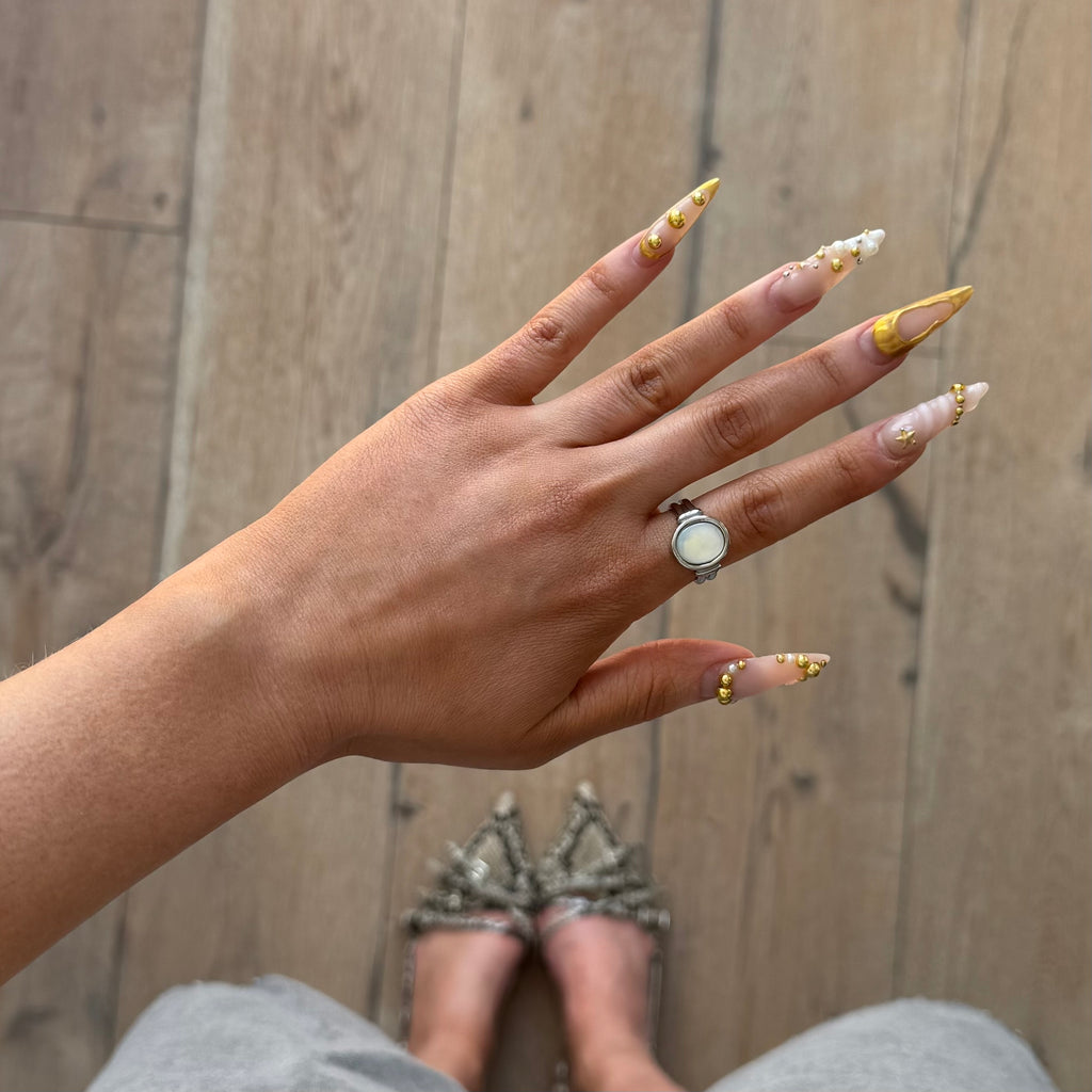 Uma ring silver